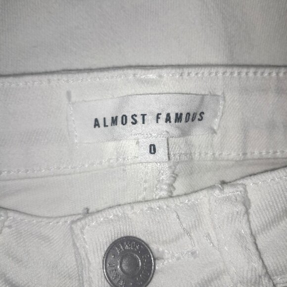 Almost Famous Women's Size 0 High Waisted Ripped Denim Jeans Off White Like New - Picture 8 of 9